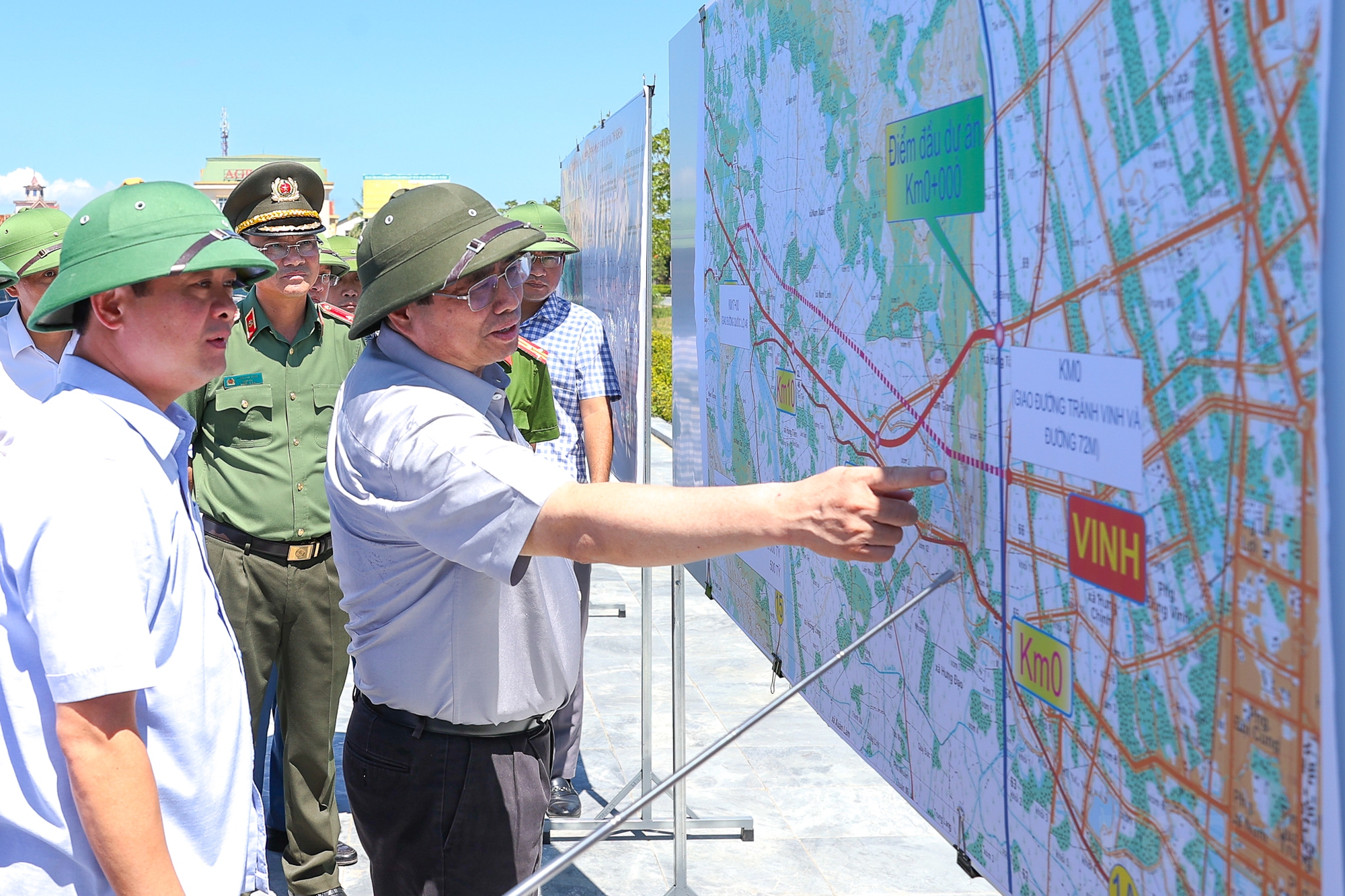 Thủ tướng khảo sát thực địa một số dự án giao thông lớn tại Nghệ An