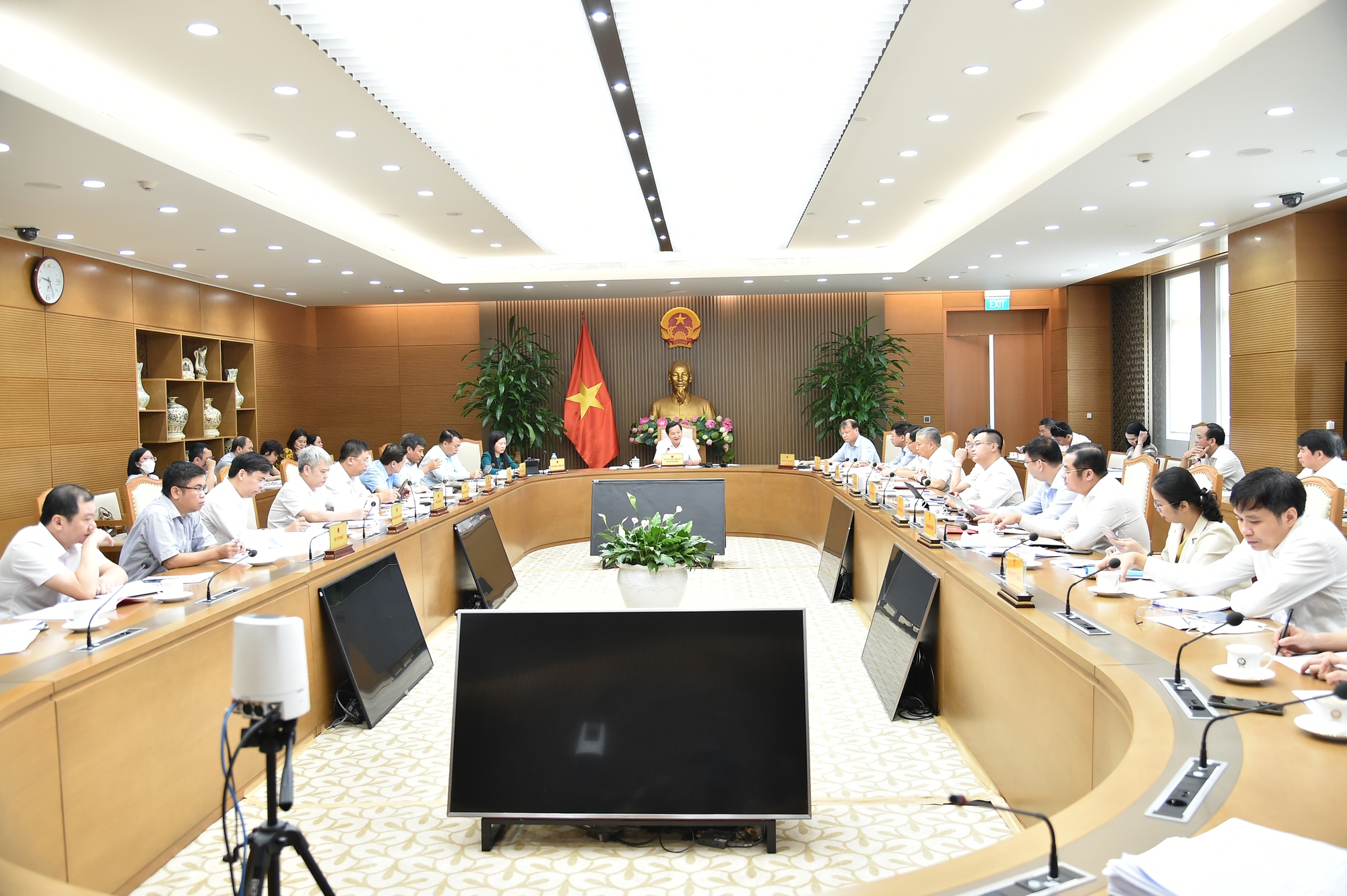 Phó Thủ tướng Lê Minh Khái chủ trì cuộc họp tái cơ cấu dự án VTM và DAP-2 Lào Cai