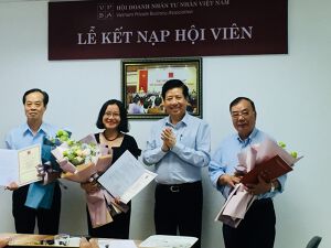 Hội Doanh nhân Tư nhân Việt Nam kết nạp hội viên mới