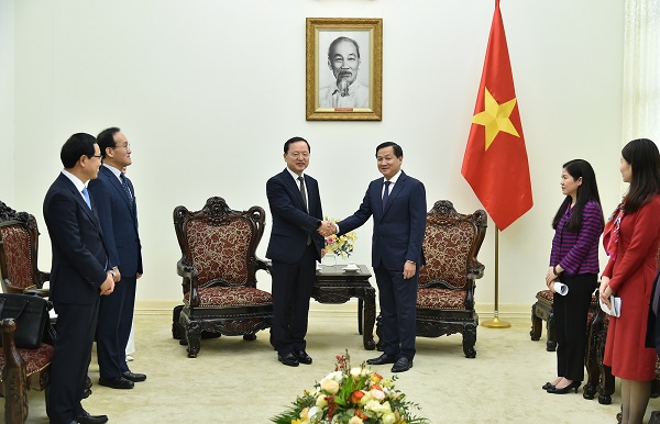 Phó Thủ tướng Lê Minh Khái tiếp Tổng Giám đốc Tập đoàn Samsung Electronics