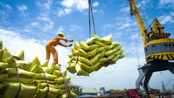 Thủ tướng chỉ đạo tăng xuất khẩu gạo nhưng phải đảm bảo an ninh lương thực