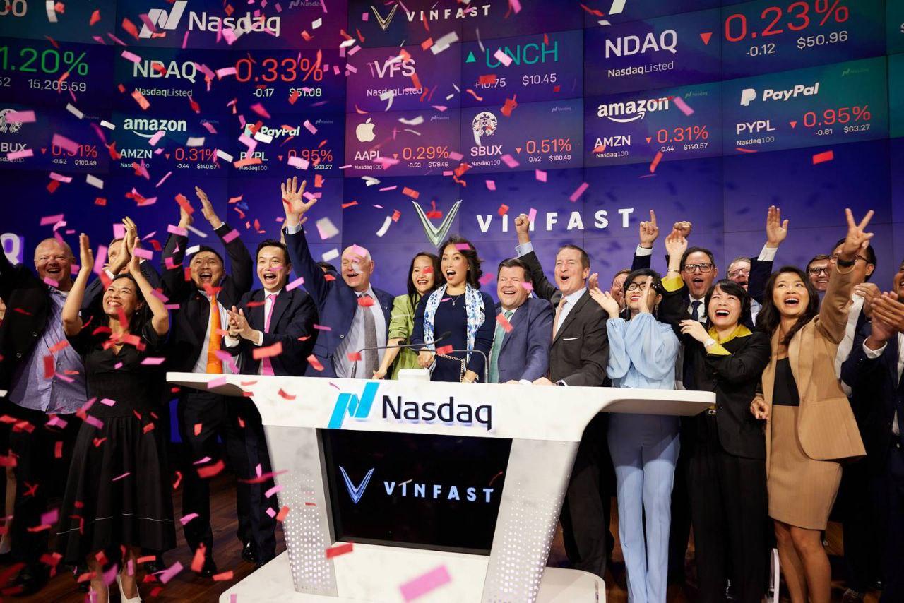 Cổ phiếu Vingroup bay cao sau khi VinFast giao dịch trên sàn Nasdaq