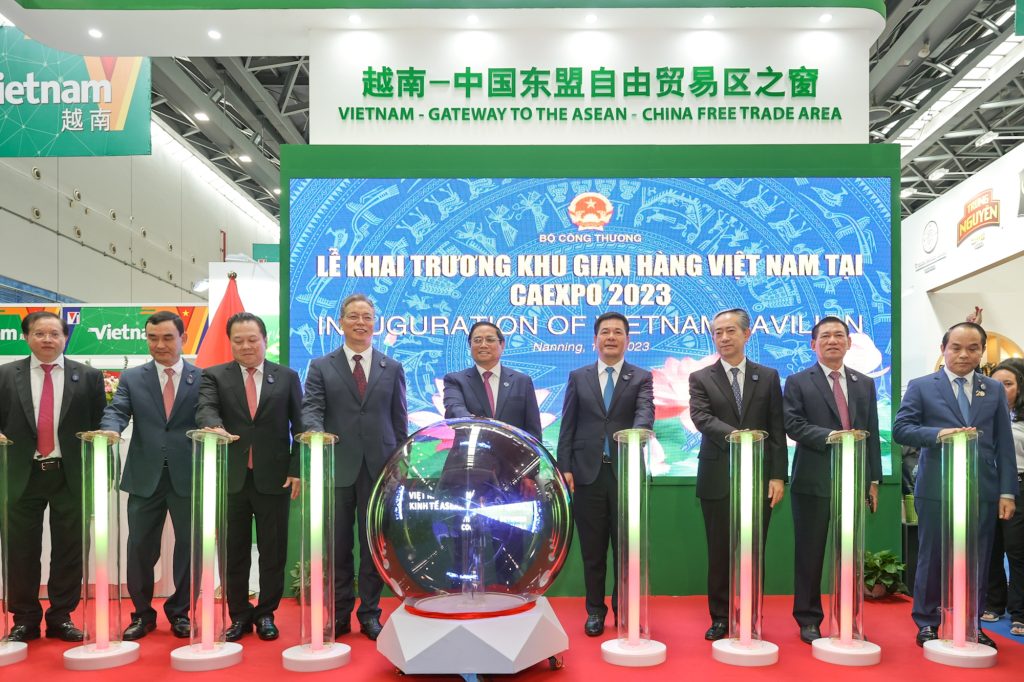 Thủ tướng: Mong muốn Việt Nam trở thành điểm trung chuyển hàng hóa giữa ASEAN và Trung Quốc