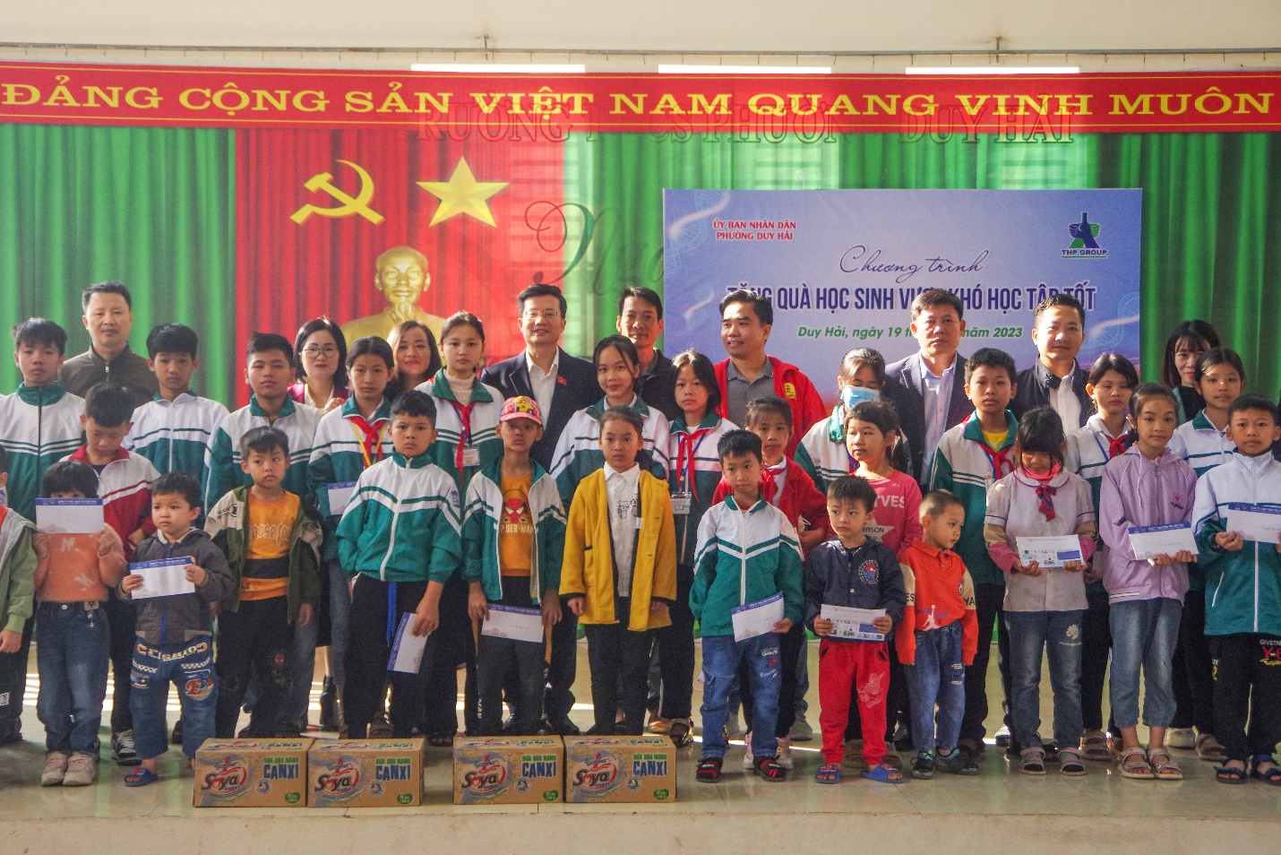 Tập đoàn Tân Hiệp Phát tiếp tục tiếp sức học sinh vượt khó tại tỉnh Hà Nam