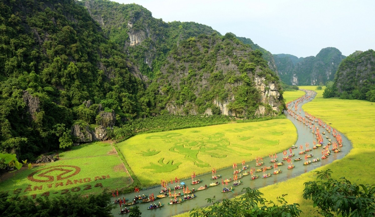 Khai mạc Tuần Du lịch ‘Sắc vàng Tam Cốc – Tràng An’