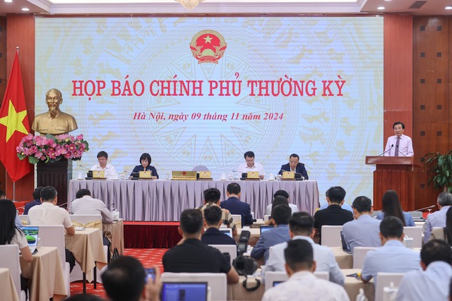 TỔNG THUẬT: Họp báo Chính phủ thường kỳ tháng 10