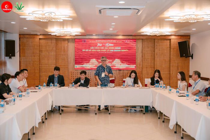 Toạ đàm “Cải cách thủ tục hành chính và gỡ bỏ rào cản pháp lý cho doanh nghiệp”