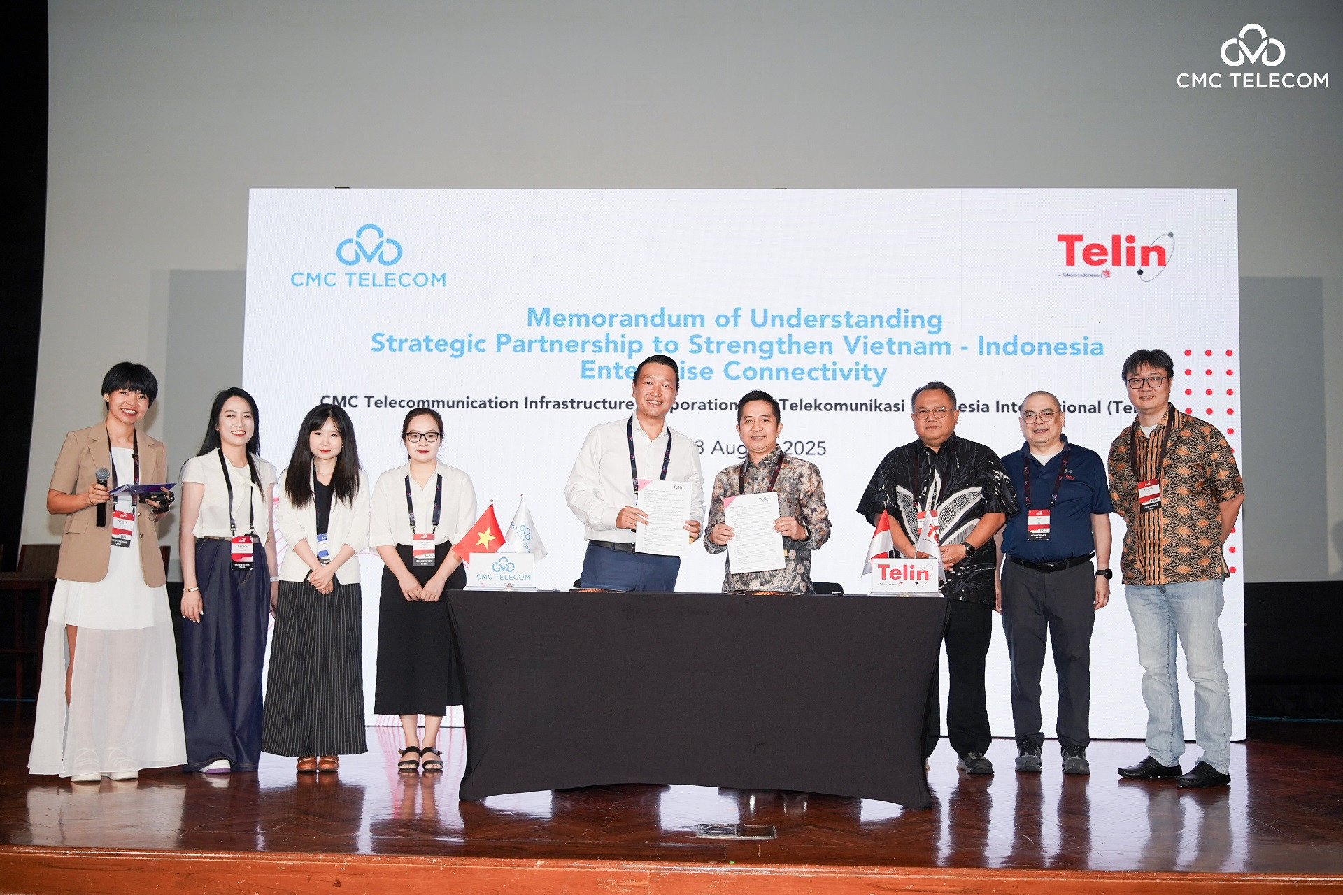 CMC Telecom khẳng định chiến lược Go Global tại BATIC 2025, ký kết hợp tác chiến lược với hai nhà mạng hàng đầu thế giới Telin và Airtel