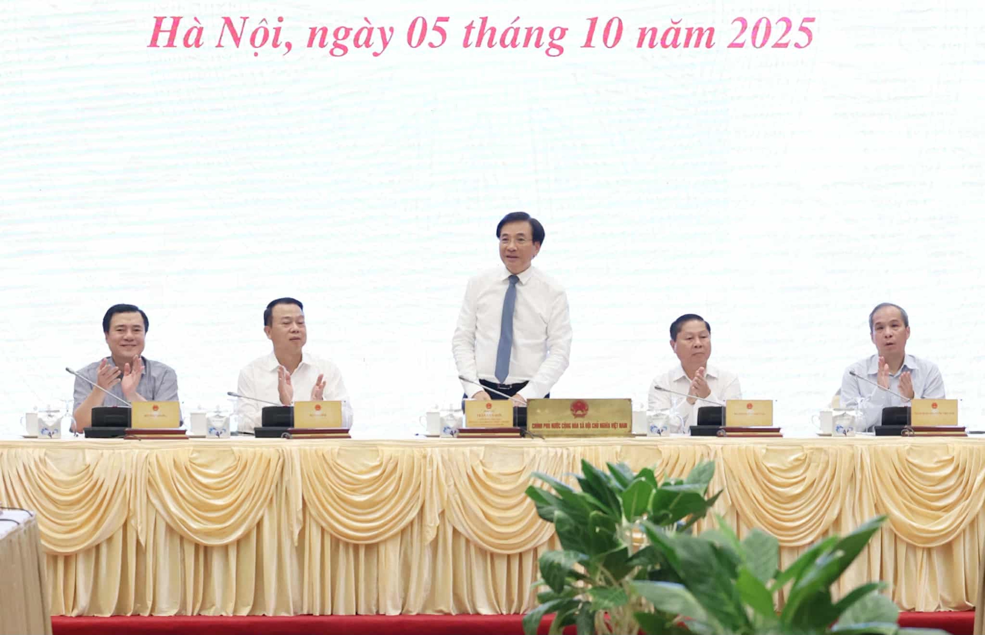Họp báo Chính phủ tháng 9: Tình hình KTXH tháng sau tốt hơn tháng trước, quý sau tốt hơn quý trước