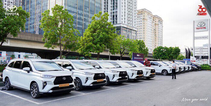 Bức tranh trái chiều của các ông lớn phân phối ô tô: Kẻ lỗ nặng vì xe sang, người sống khỏe nhờ bán đất