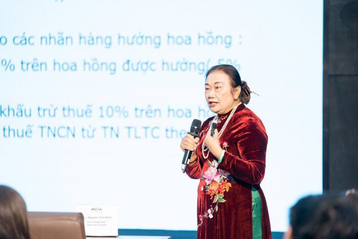 Chuyên gia: ‘Nên nâng ngưỡng doanh thu miễn thuế cho hộ kinh doanh từ 200 triệu lên 1 tỷ đồng’