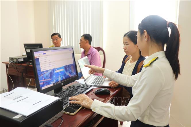 Đề xuất thay đổi ngưỡng doanh thu chịu thuế của cá nhân kinh doanh, hộ kinh doanh