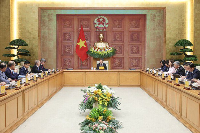 Thấy gì từ việc loạt doanh nghiệp hàng đầu của Mỹ và chaebol Hàn Quốc đến Việt Nam?