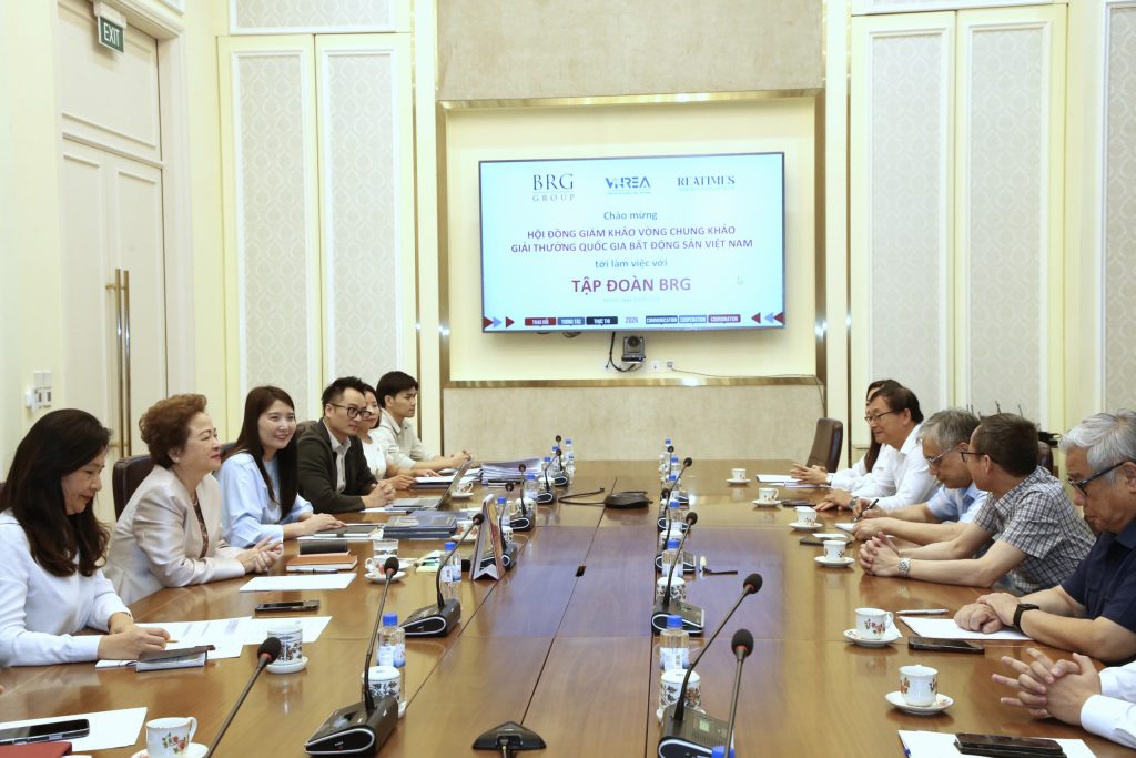 Hội đồng Giám khảo Chung khảo Giải thưởng Quốc gia Bất động sản Việt Nam lần thứ II làm việc với Tập đoàn BRG