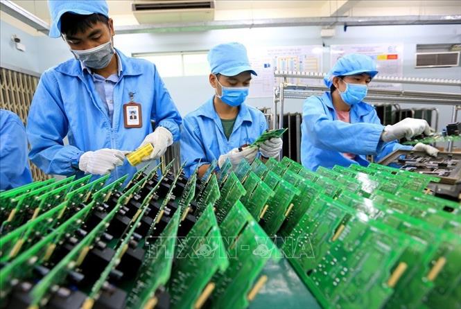 Nâng dự báo tăng trưởng ASEAN+3 nhờ sức mạnh của AI và chất bán dẫn