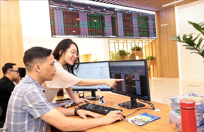 Bước ngoặt định hình lại thị trường vốn
